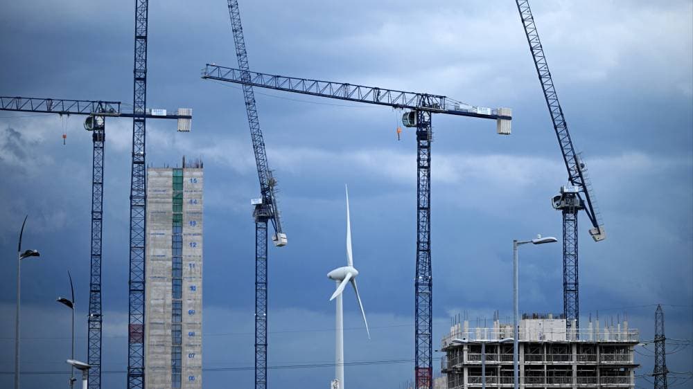 تكنولوجيا التقنيات الخضراء والطاقة المتجددة محور مساعي بريطانيا لاستقطاب الاستثمارات. "الفرنسية"