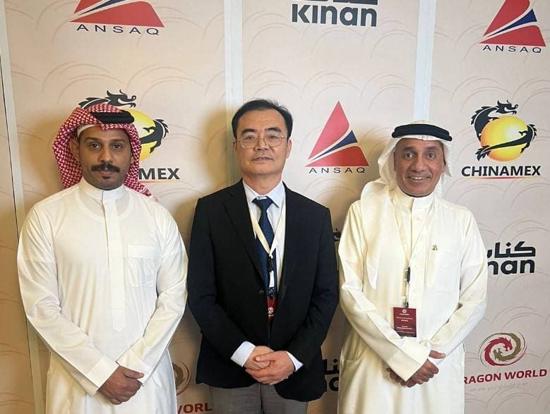  أسامة الخاجة وباترك زهينق وعبدالله المالكي.