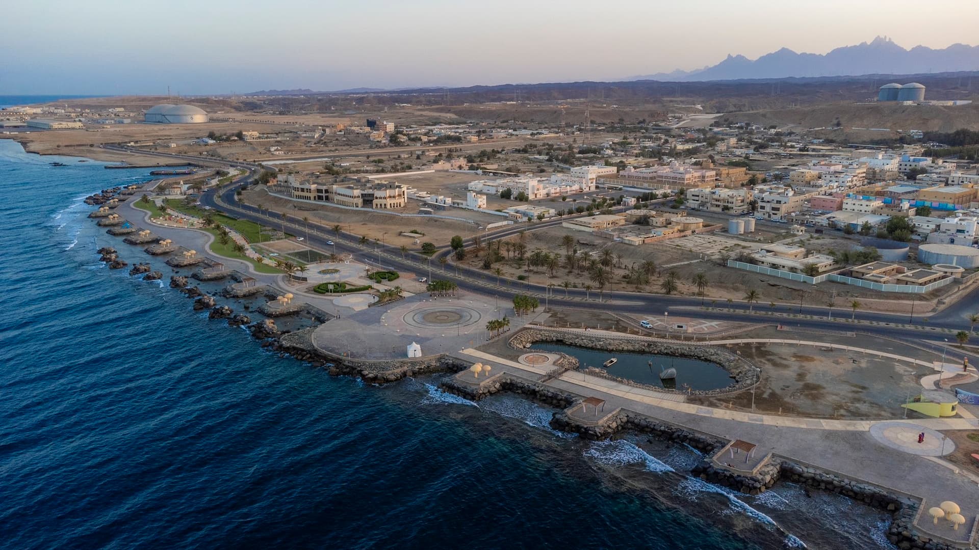 تبلغ عدد العقود الجارية لمشاريع في منطقة تبوك 114 عقد على منصة فرص. المصدر: واس