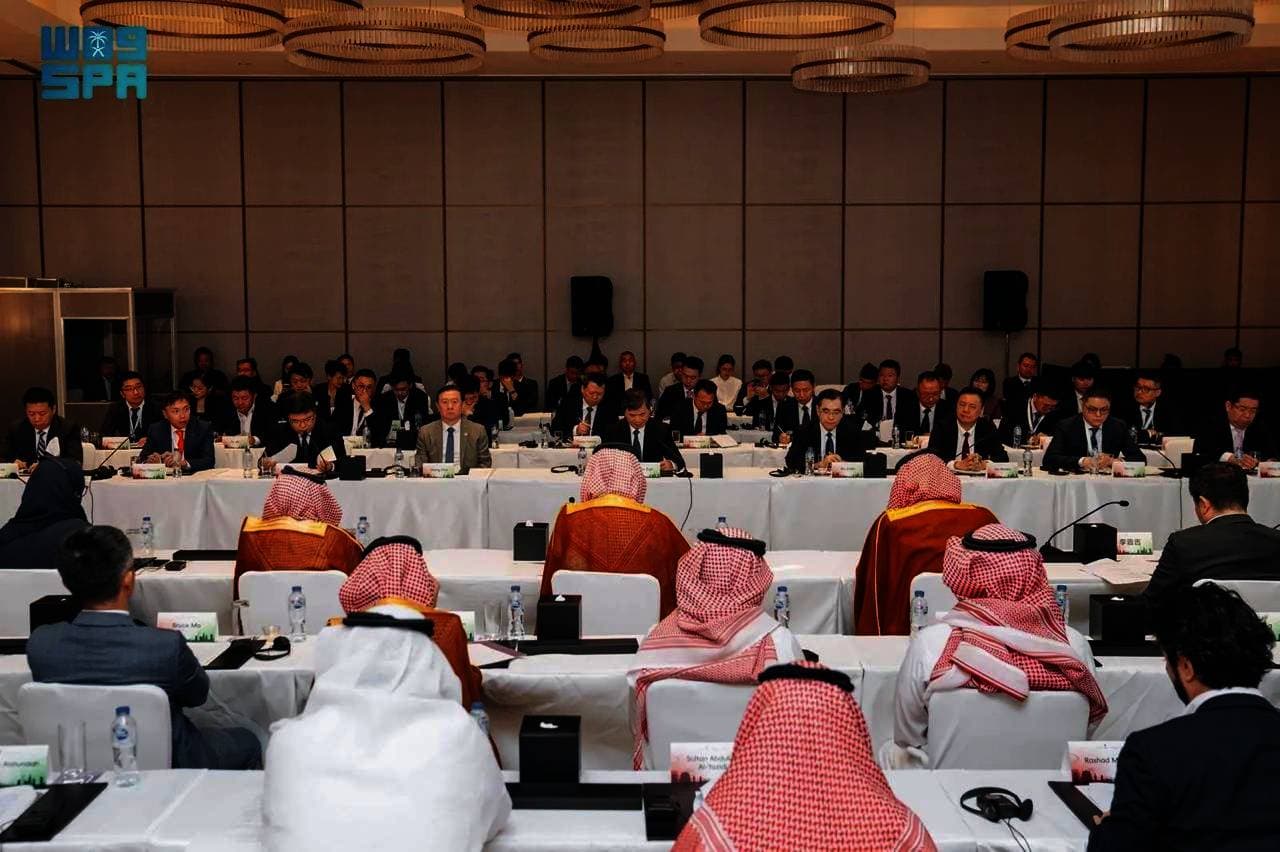 ناقش اللقاء السعودي - الصيني الإعلامي في الرياض أمس، الشراكة في الذكاء الاصطناعي.   المصدر: واس