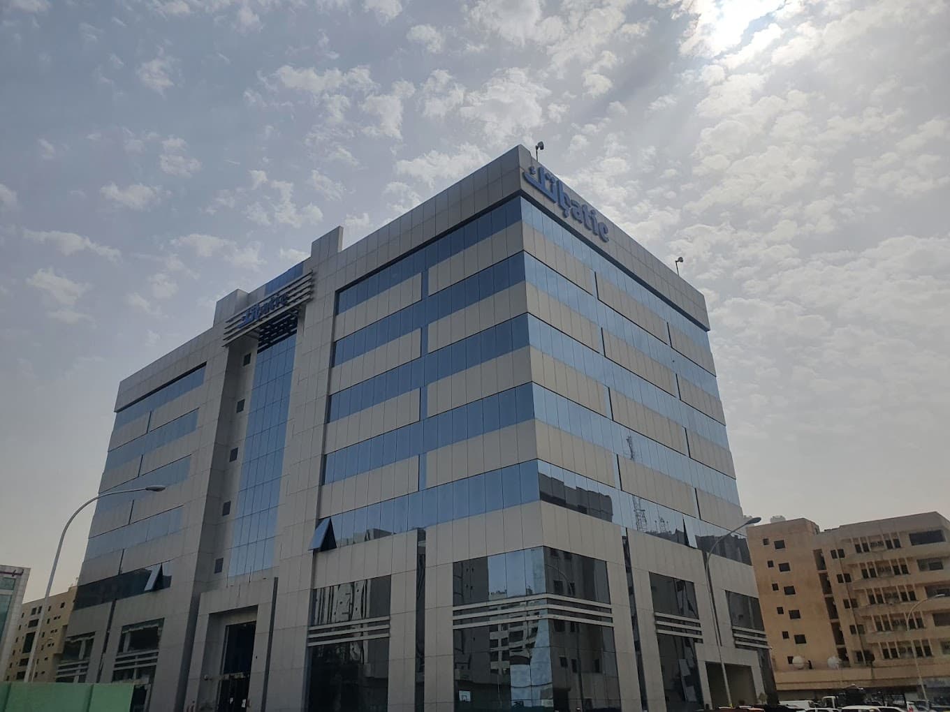 تداولات "باتك" ترتفع 218 % قبل إفصاحها عن تطورات مشروعها العقاري في المدينة