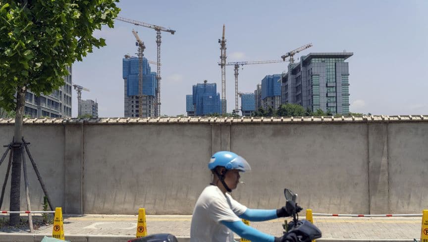 مبانٍ سكنية قيد الإنشاء في مشروع "لانغشي فلاور" التابع لشركة "تشاينا فانكي" في شنغهاي، الصين. بلومبرغ