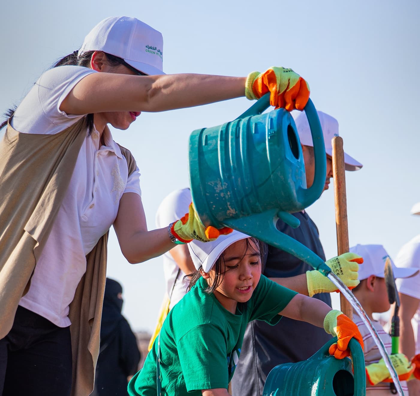 "الرياض الخضراء" يشجر شعيب "أم قصر" أحد روافد وادي حنيفة بمشاركة تطوعية
