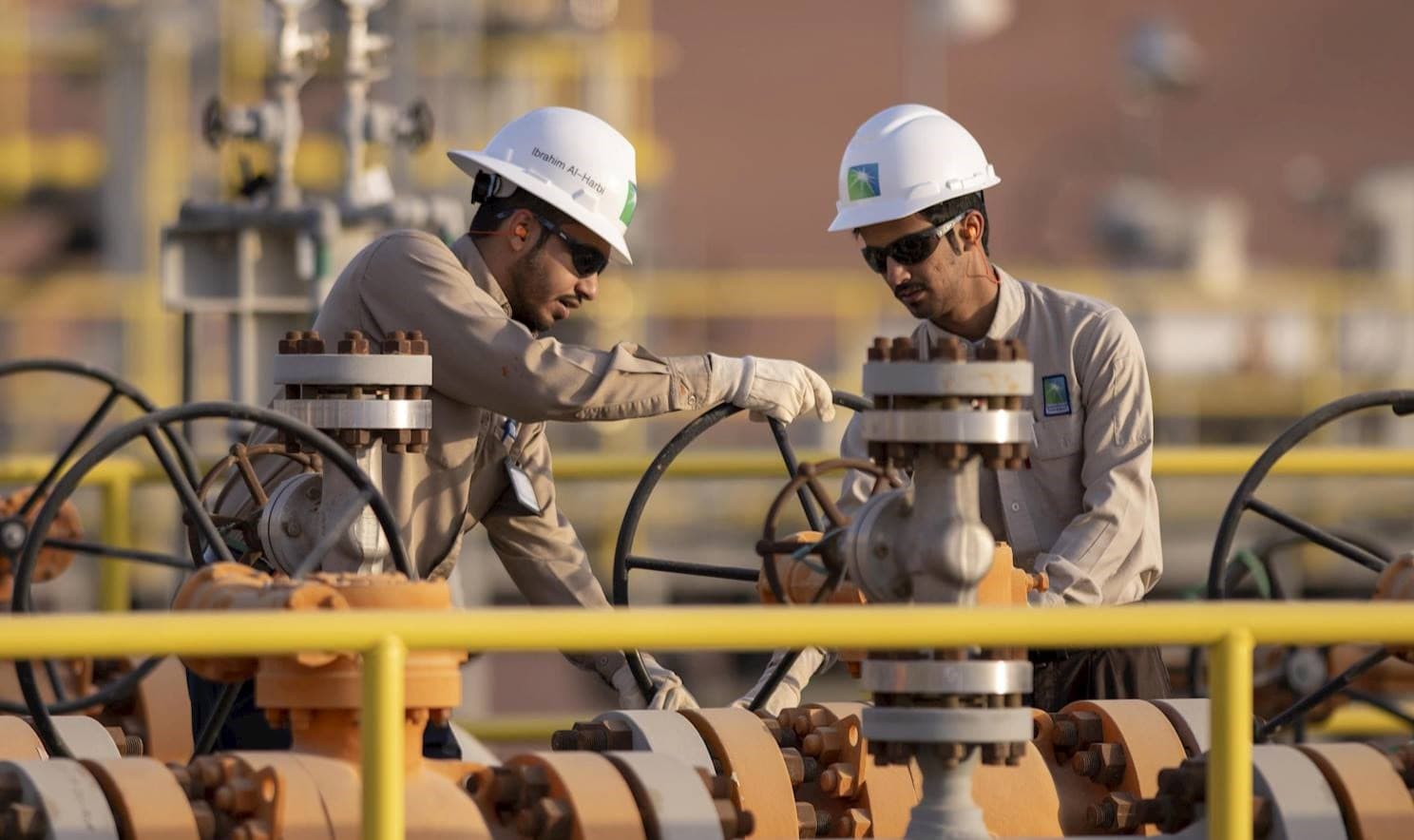 أسعار النفط تواصل الهبوط الحاد مع ترقب إنتاج ليبيا والسعودية