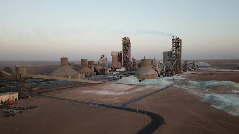 لماذا تنوي أسمنت نجران شراء عدد من أسهمها كأسهم خزينة ؟