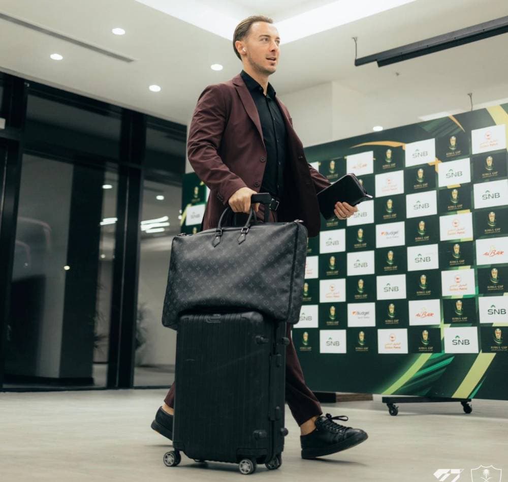 الألماني ماتياس يايسله مدرب فريق الأهلي لكرة القدم.