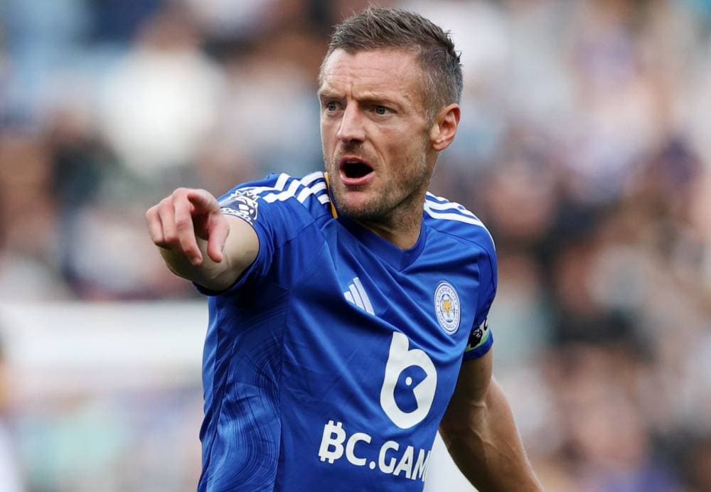 سافر جيمي فاردي سراً إلى البحرين لبحث عروض انتقاله إلى السعودية. نادي ليستر سيتي