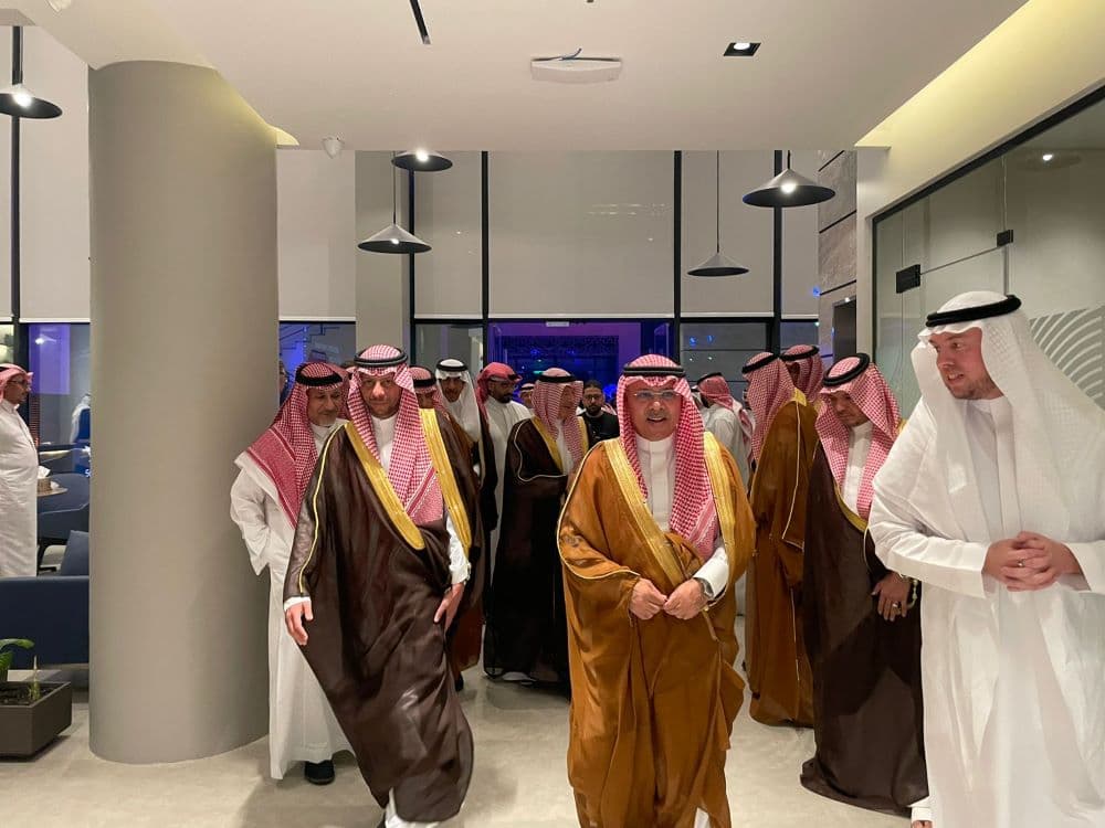 رئيس هيئة الطيران المدني عبدالعزيز الدعيلج خلال تدشين المكتب الجديد لشركة الخطوط السعودية للشحن في الرياض. المصدر: الاقتصادية