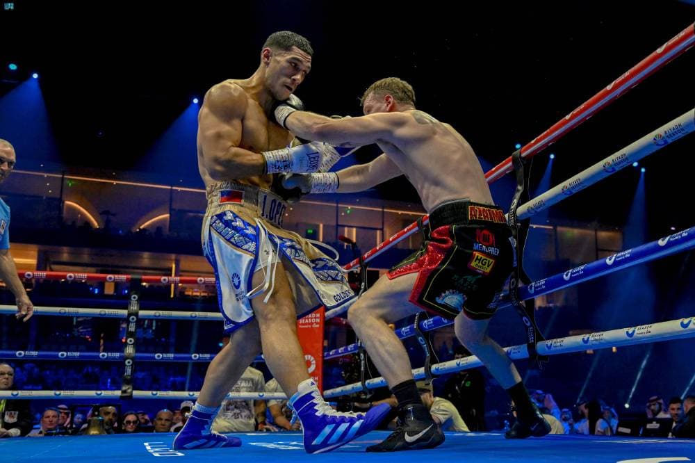 افتتاح موسم الرياض .. ملاكمة ووصلات غنائية وعروض نارية وطائرات دروزنز