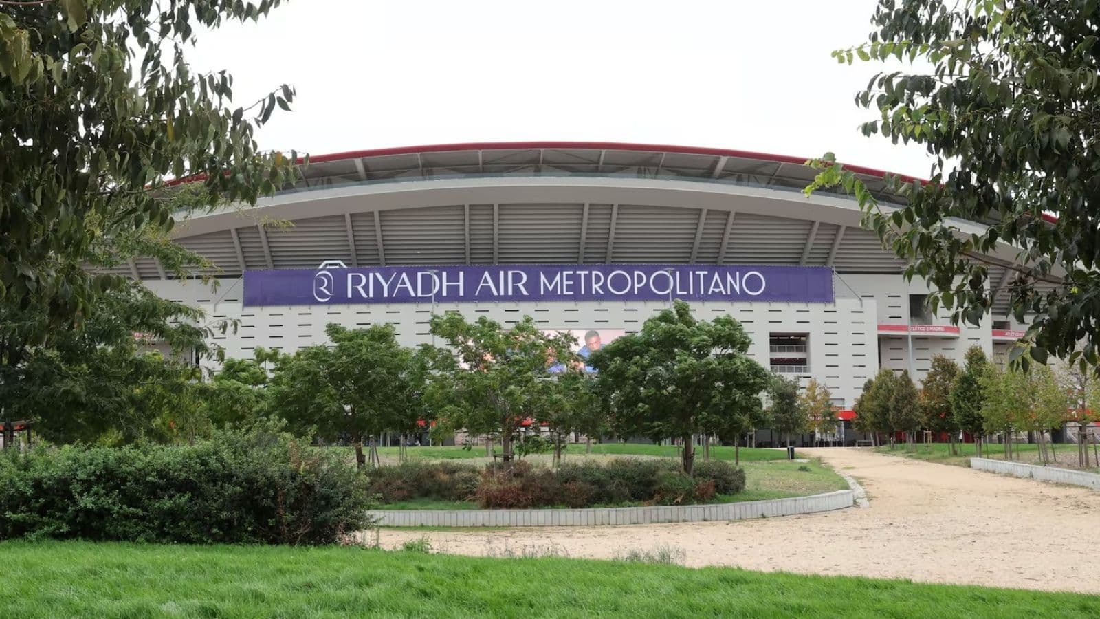 "طيران الرياض" حصل على حقوق تسمية ملعب أتلتيكو مدريد حتى 2033.