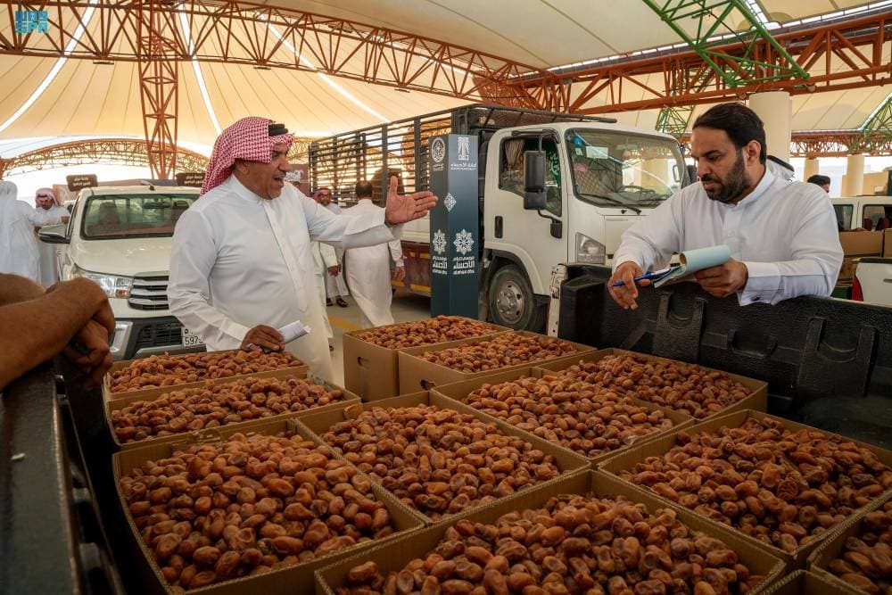 التمور في الأحساء .. محصول زراعي ارتبط بالإرث الثقافي والاجتماعي