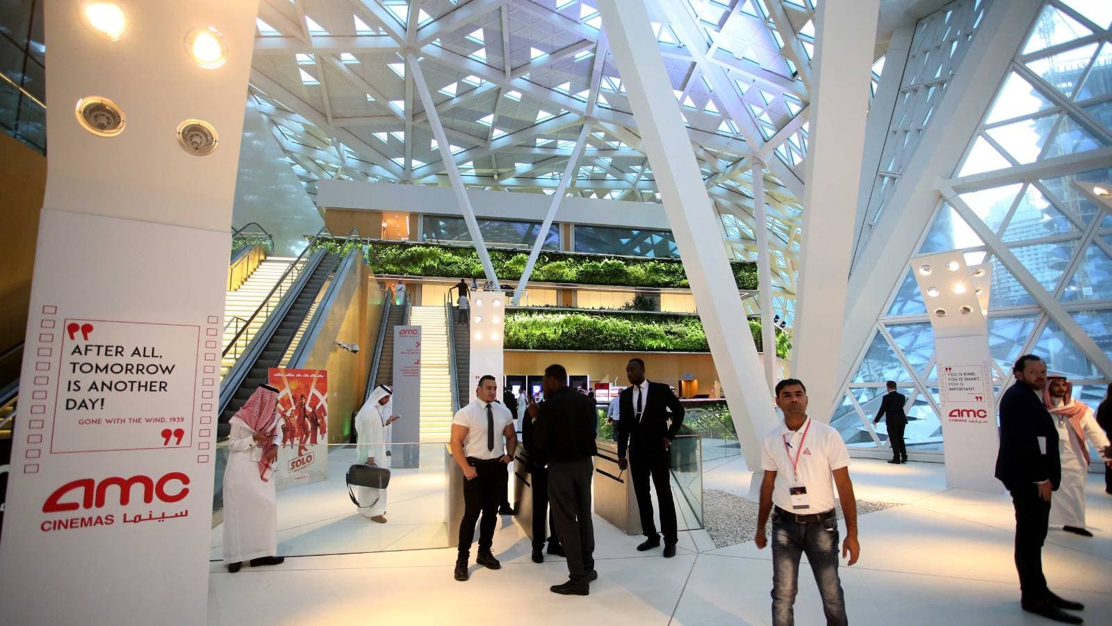 استحوذت الأفلام الأمريكية على نصيب الأسد من الإيرادات وعدد الأفلام. "الاقتصادية"