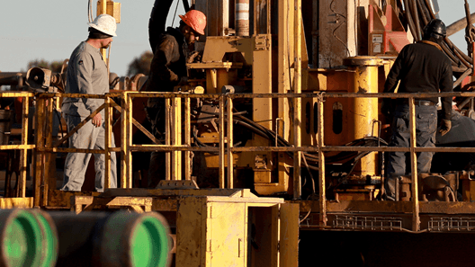 أسعار النفط تراجعت مع إعادة المتداولين التركيز على الأساسيات. "الفرنسية"