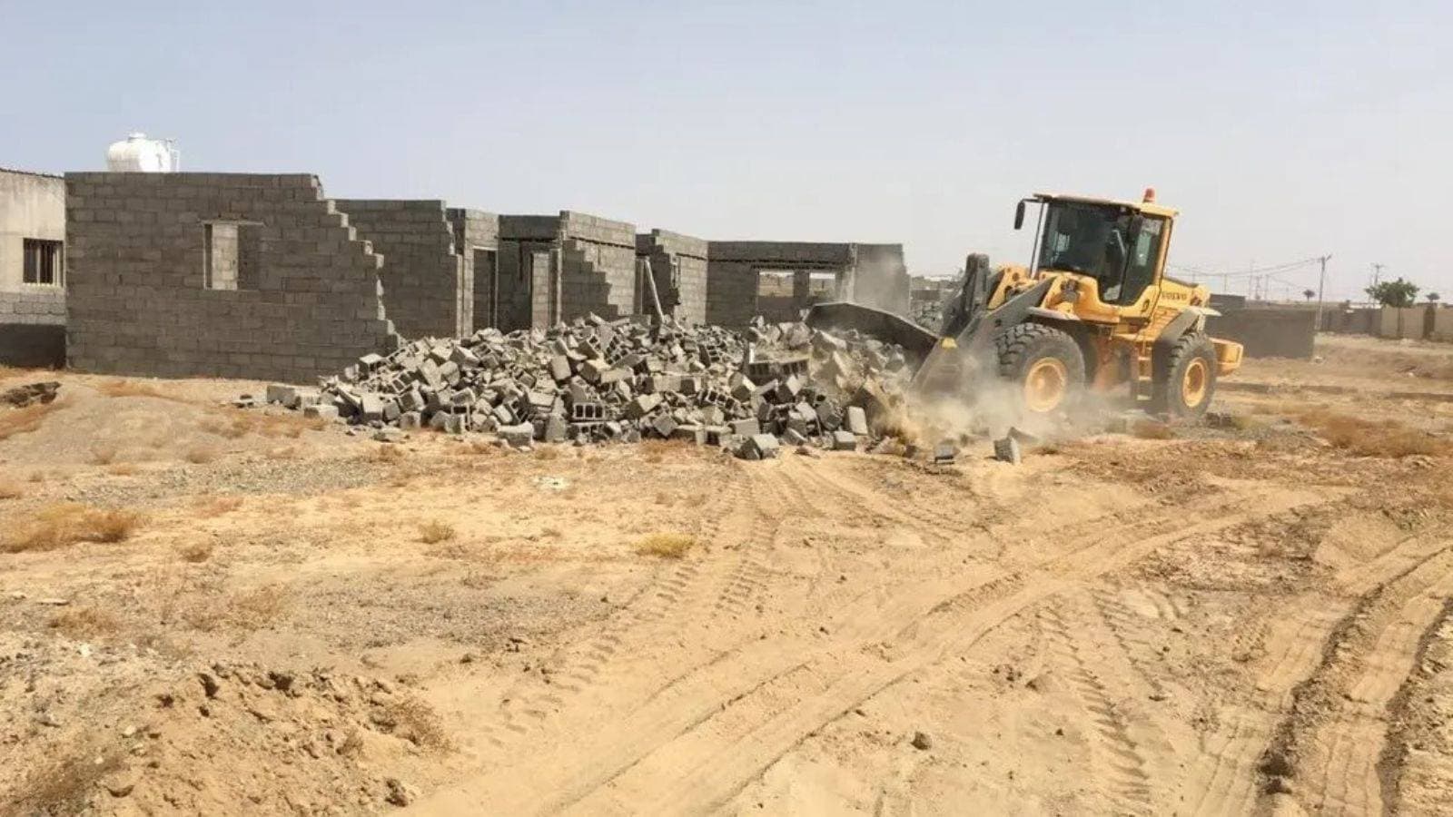 إزالة 23.6 ألف متر مربع تعديات على أراض حكومية في مكة المكرمة