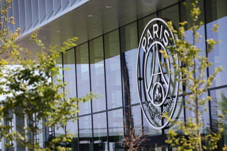 المجمع الرياضي لنادي باريس سان جيرمان الفرنسي.