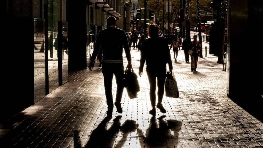 التضخم العنيد في الولايات المتحدة قد يبطئ وتيرة خفض الفائدة