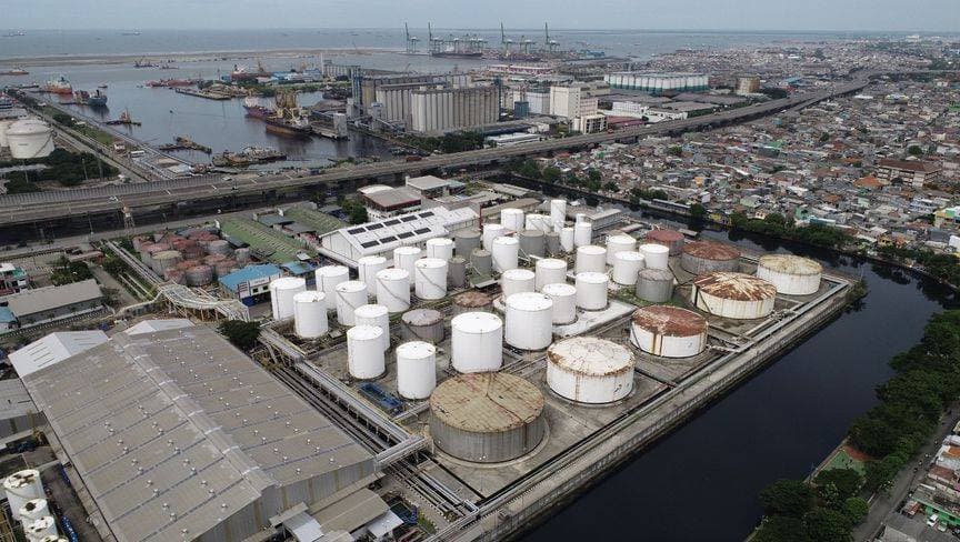 أسعار النفط تدور حول نطاق ضيق، منذ منتصف أكتوبر. "بلومبرغ"