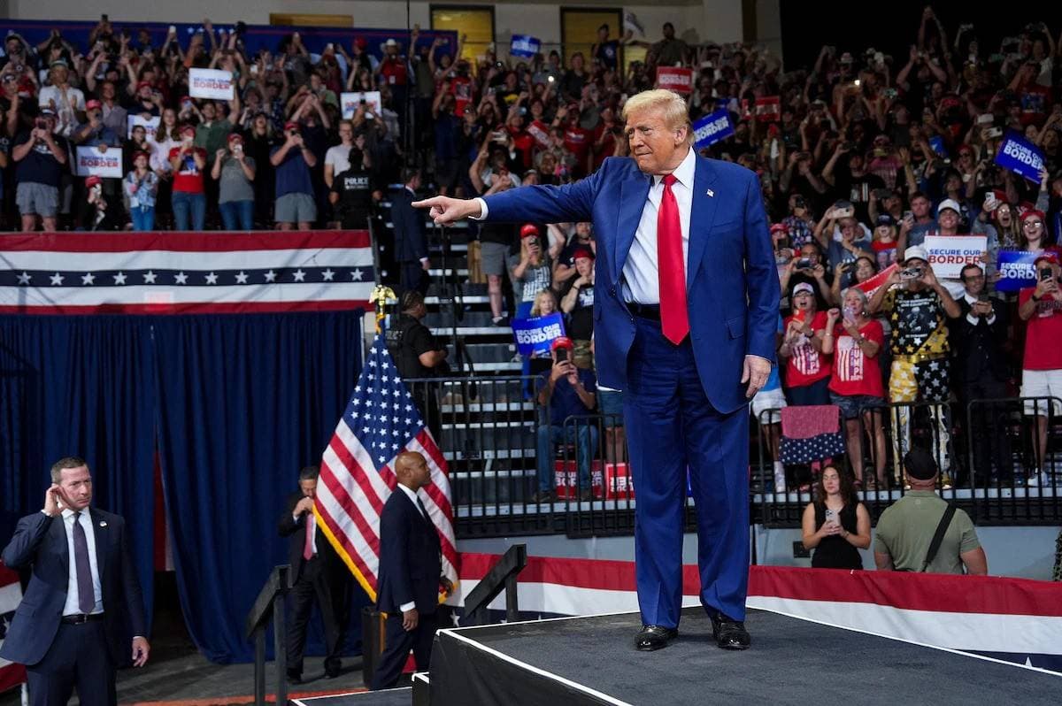 الرئيس الأمريكي بين أنصاره خلال حملته الانتخابية. "واشنطن بوست"