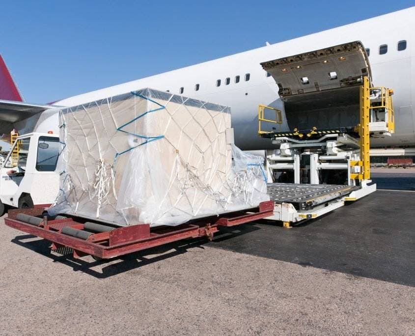 3 منافذ جوية سعودية تهيمن على 87.5% من الواردات بدعم التجارة الإلكترونية والمعارض