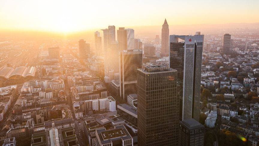 خبراء اقتصاد يقلصون توقعات نمو منطقة اليورو لعام 2025