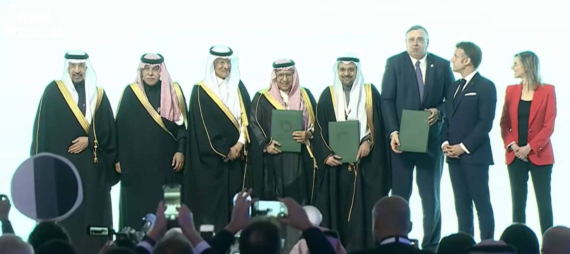 الرئيس الفرنسي: أشجع رجال الأعمال على الاستثمار في السعودية لأنها حجر الزاوية في المنطقة