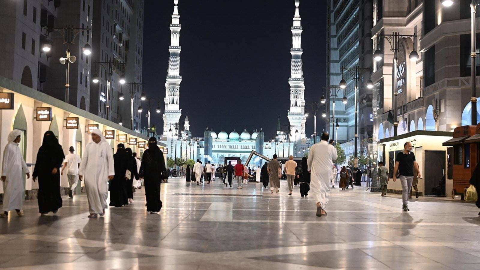 أوقاف العقارية : تأجير عقارين في مركزية المدينة المنورة بأكثر من 300 مليون ريال