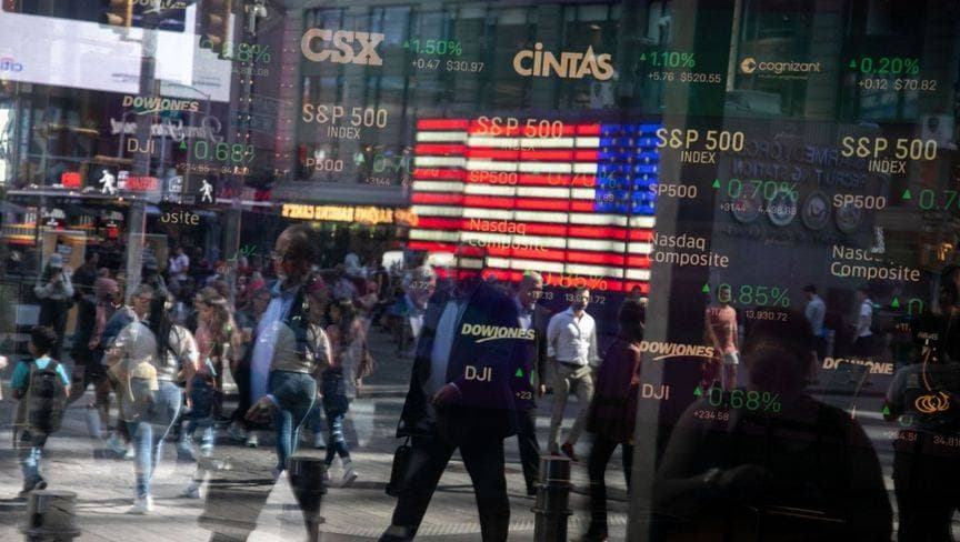 صعود أم هبوط .. إلى أين تتجه أسواق الأسهم في 2025؟