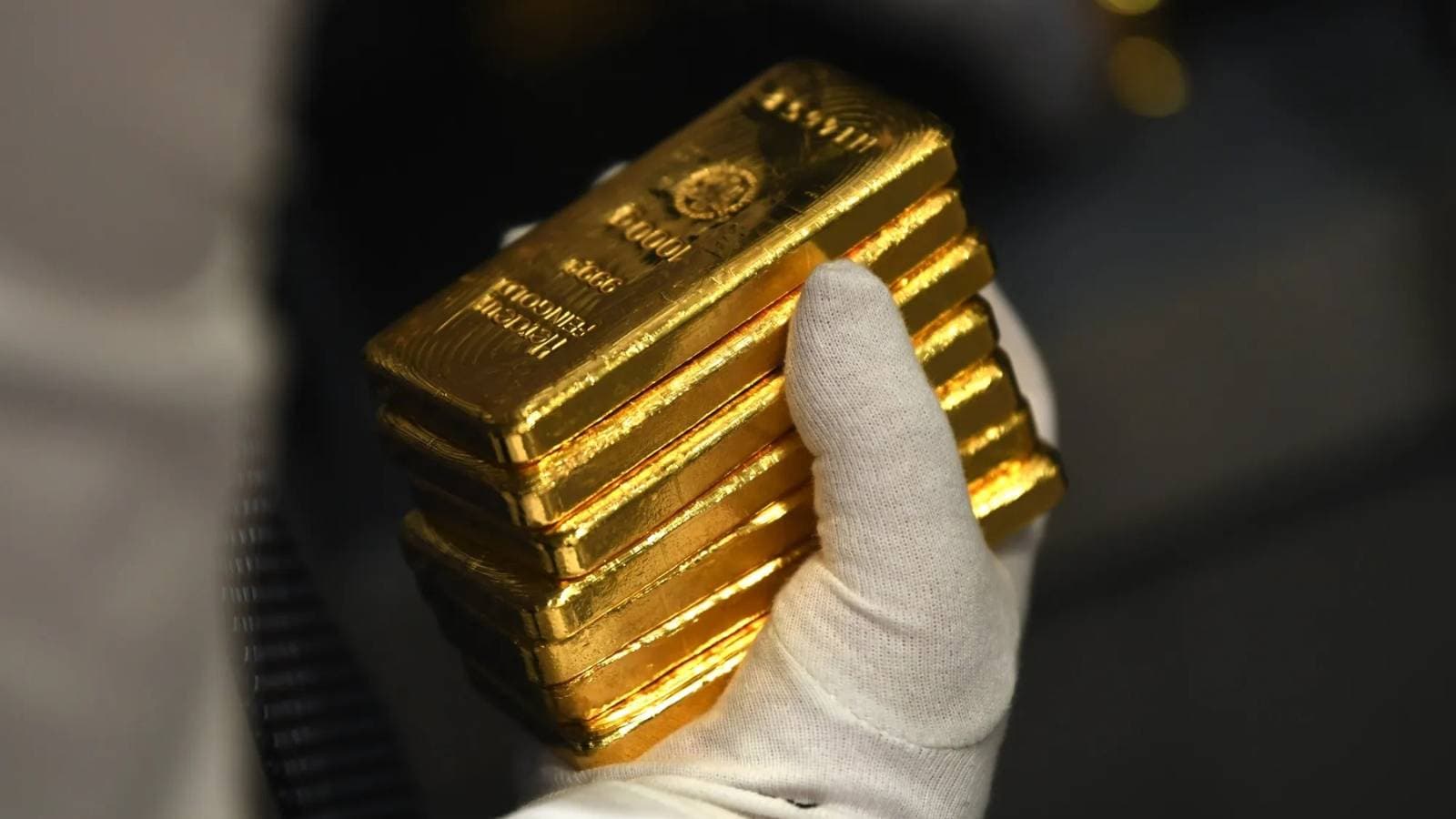 الذهب يستهل 2025 بأداء إيجابي والأنظار على مجلس الاحتياطي وسياسات ترمب