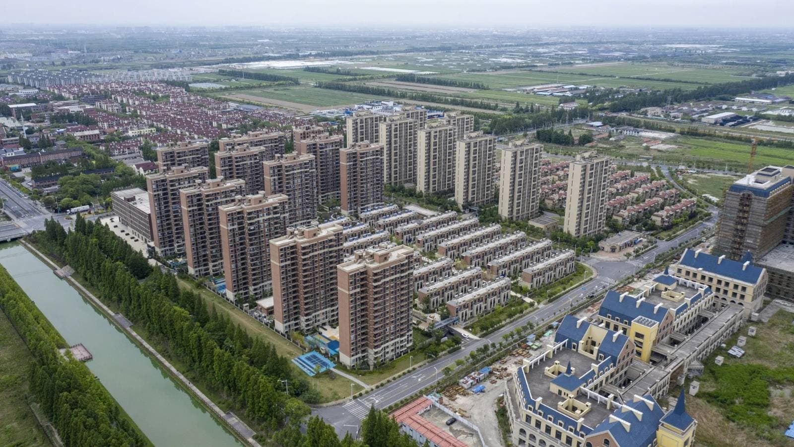 خطة هيكلة الديون تنعش أسهم "كانتري جاردن" الصينية مع استئناف التداول