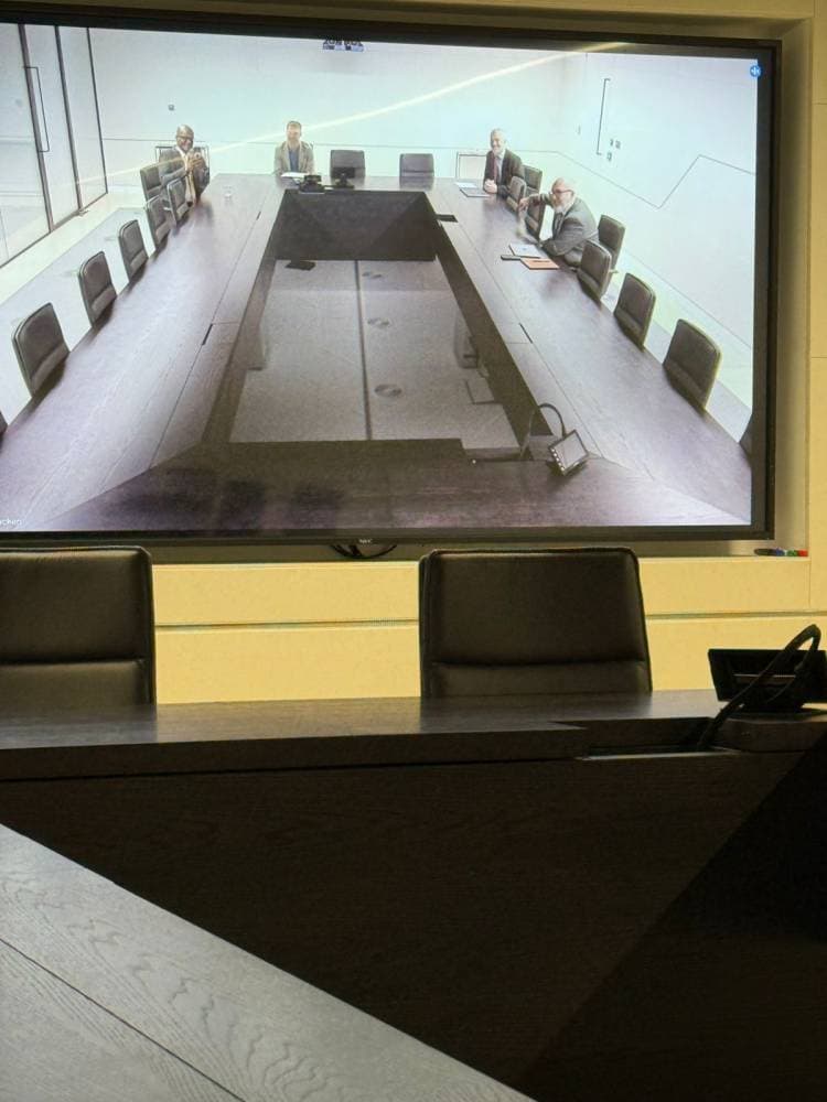 رئيس تحرير "الاقتصادية" يناقش أوجه التعاون الرقمي مع مسؤولي "فاينانشيال تايمز"