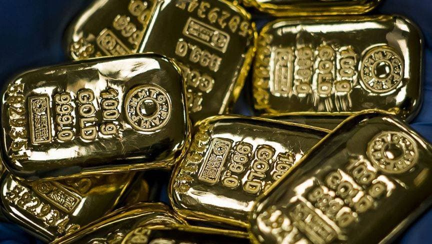 سعر الذهب يسجل أعلى مستوياته على الإطلاق مع تراجع الدولار