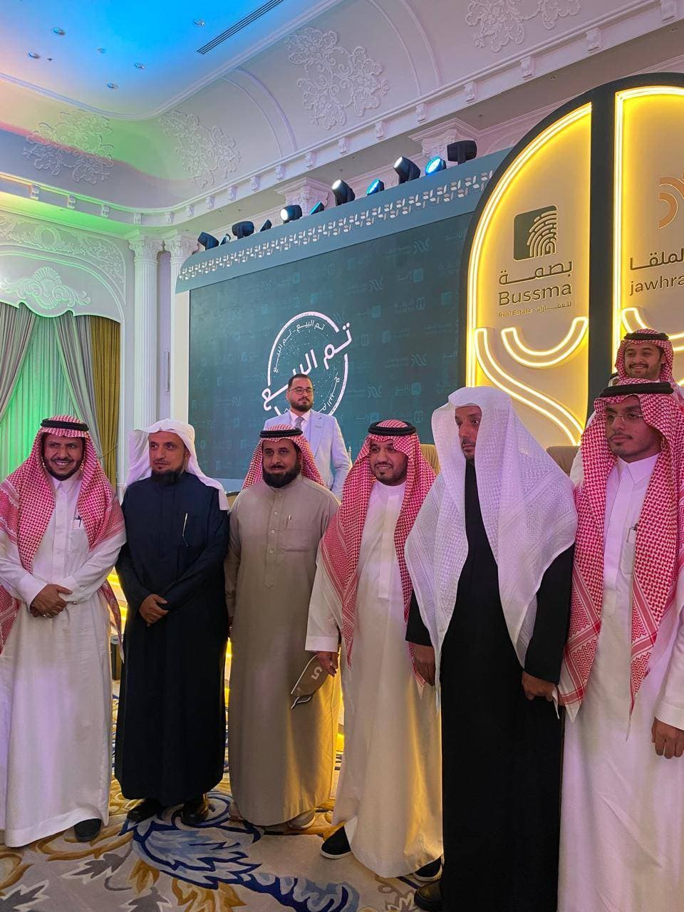 بيع أرض في حي الملقا شمال الرياض بقيمة 987 مليون ريال .. 34 ألفا للمتر