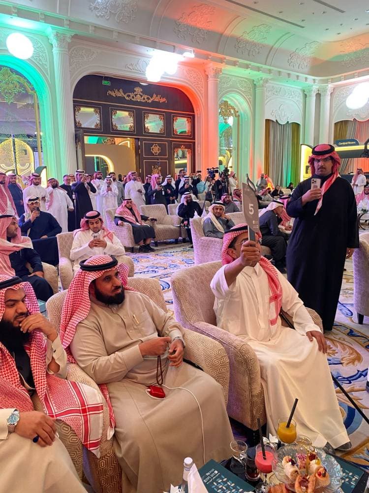 بيع أرض في حي الملقا شمال الرياض بقيمة 987 مليون ريال .. 34 ألفا للمتر