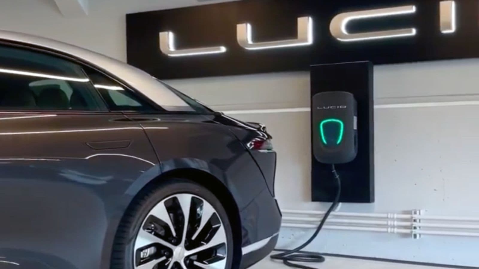 لوسيد لـ"الاقتصادية":تطوير شبكة شحن سريعة لتسهيل استخدام السيارات الكهربائية بالسعودية