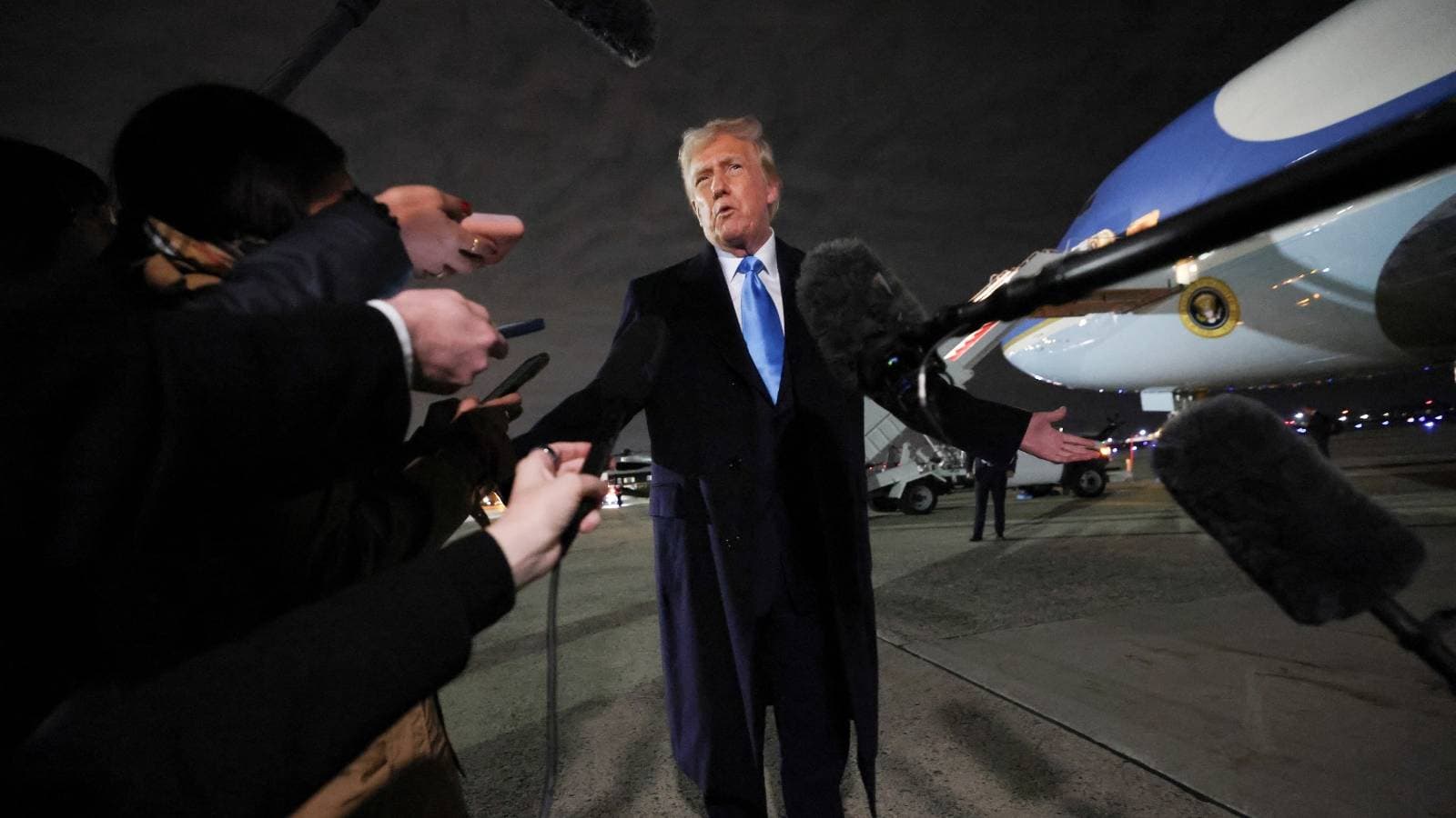 ترمب يهدد الاتحاد الأوروبي: الرسوم الجمركية في طريقها إليكم