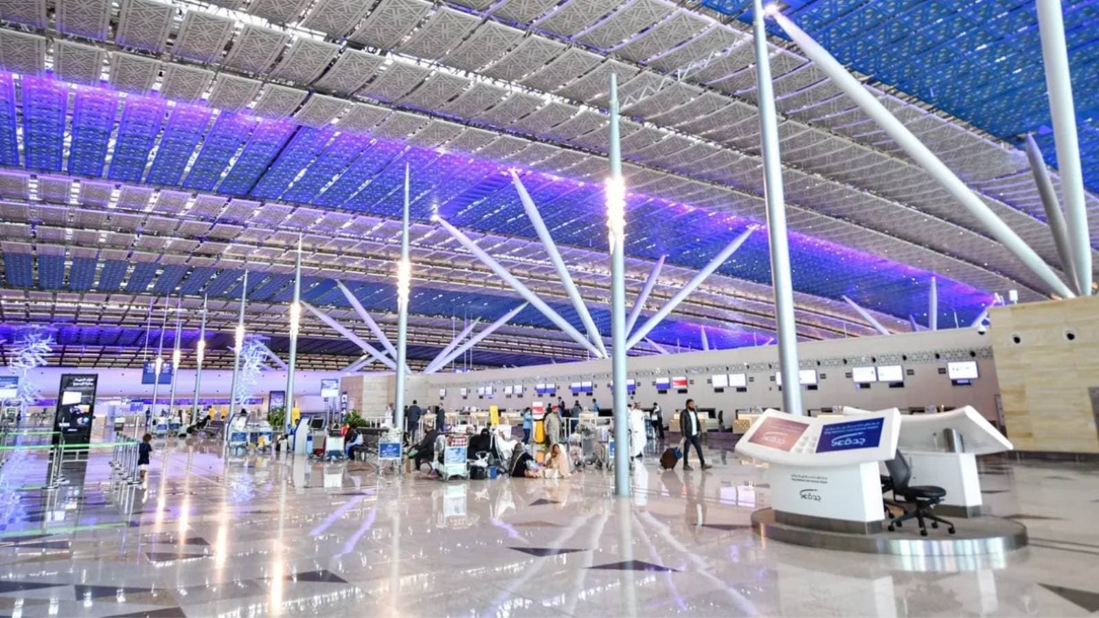 السعودية تسمح للشركات الأجنبية المشغلة للرحلات الخاصة نقل الركاب داخليا مايو المقبل