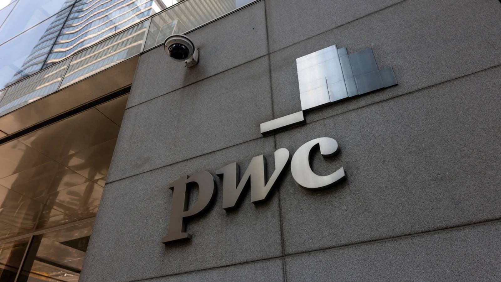حظر "PwC" المؤقت يغري المنافسين لتعزيز حضورهم في السعودية