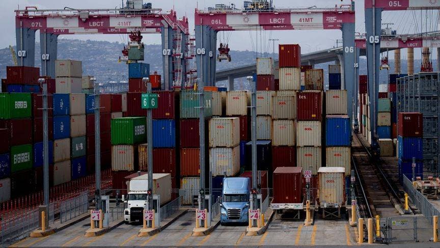 حروب ترمب التجارية تهدد بتباطؤ النمو وتسارع التضخم عالميا