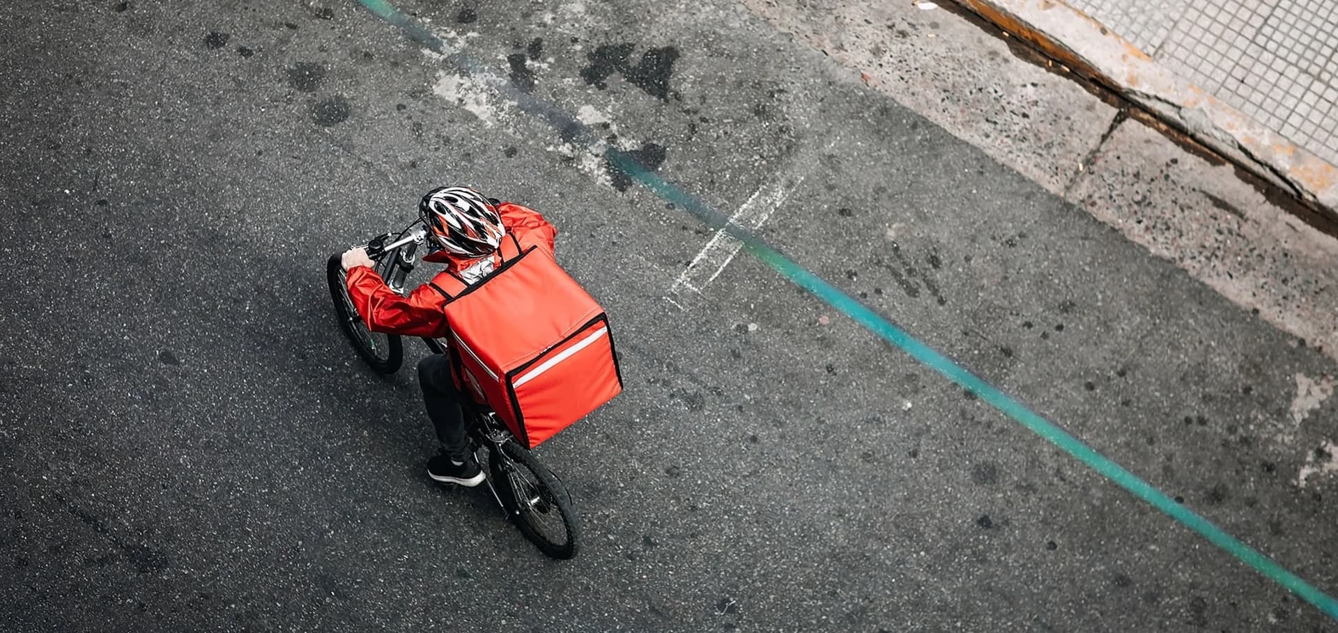 "المنافسة السعودية" تحصر صور إساءة استغلال الوضع لتطبيقات توصيل الطعام