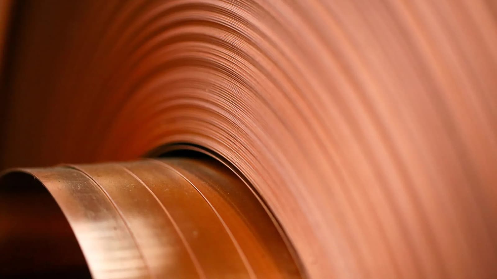 النحاس يبلغ أعلى مستوى في 5 أشهر بعد تعهد الصين بزيادة الاستهلاك