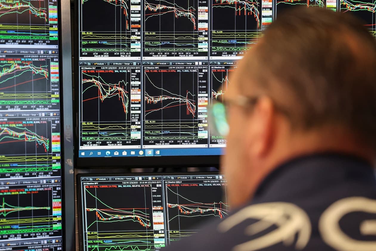 الأسهم الأمريكية تختتم تداولات الأسبوع دون تغيير