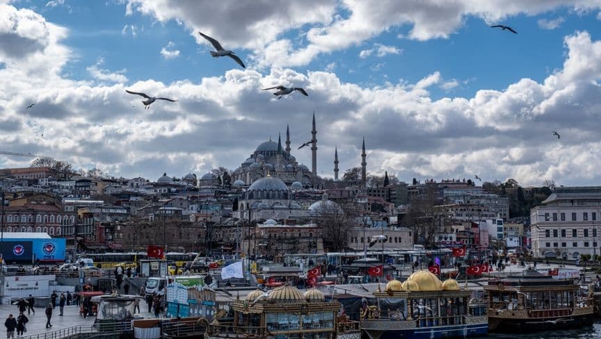 تركيا تفرض إجراءات طارئة لوقف نزيف سوق الأسهم