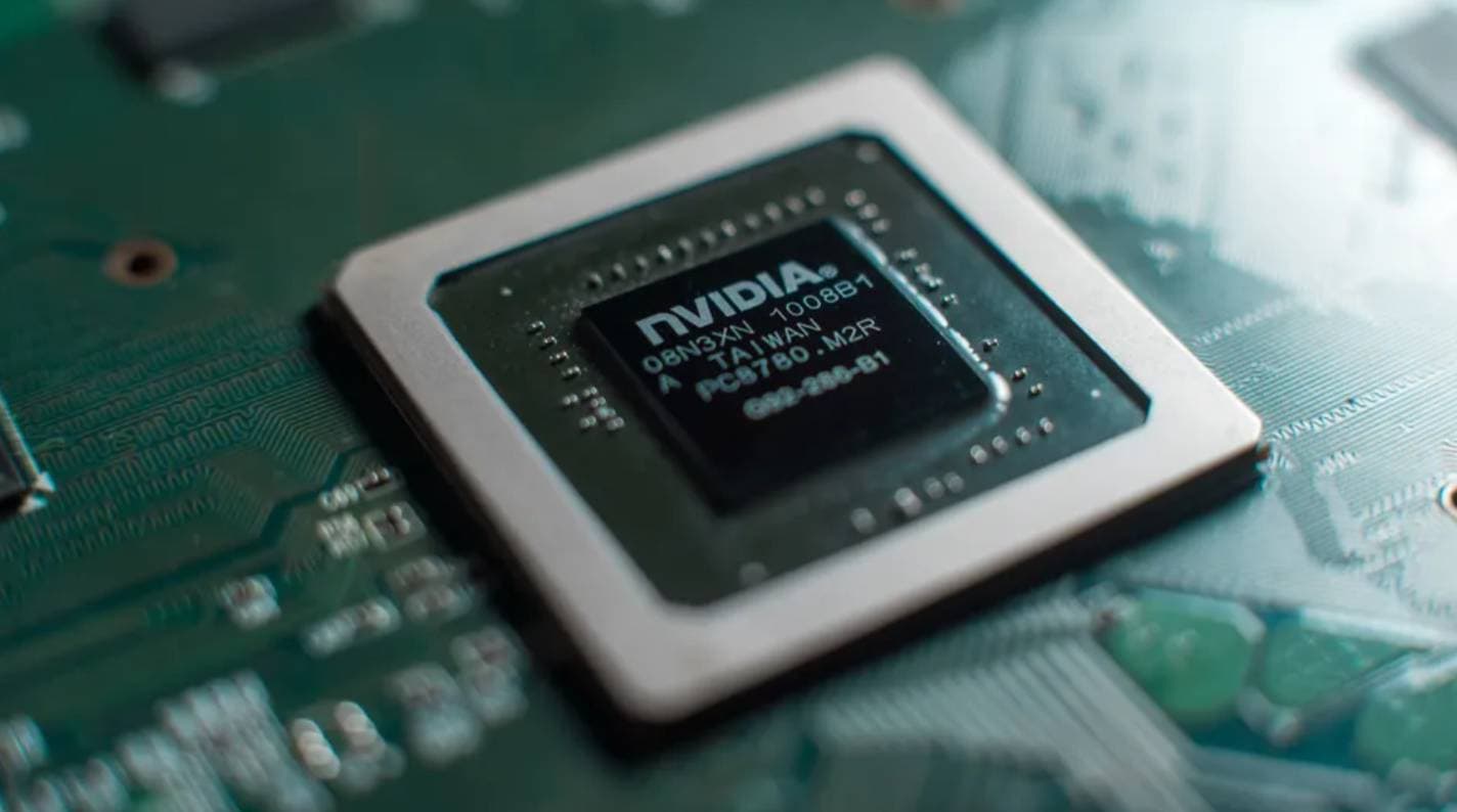 ماليزيا تشدد ضوابط تصدير شرائح إنفيديا لمنع وصولها إلى الصين