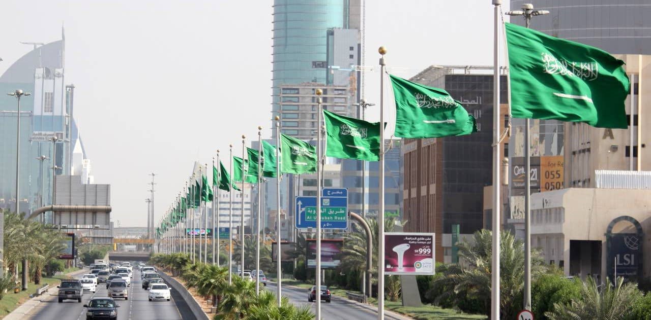 بنوك سعودية تدرس التخلص من القروض المتعثرة عبر صفقات توريق 