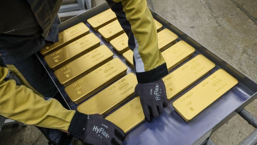 سعر الذهب بالقرب من أعلى مستوى وسط ترقب لرسوم ترمب