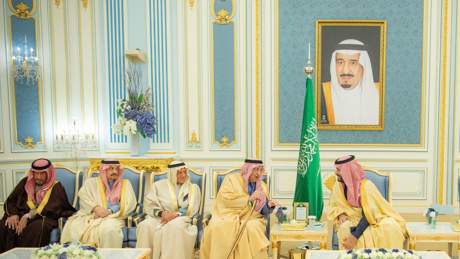 ولي العهد يستقبل مفتي عام المملكة وجمعا من الأمراء والعلماء والوزراء والمواطنين