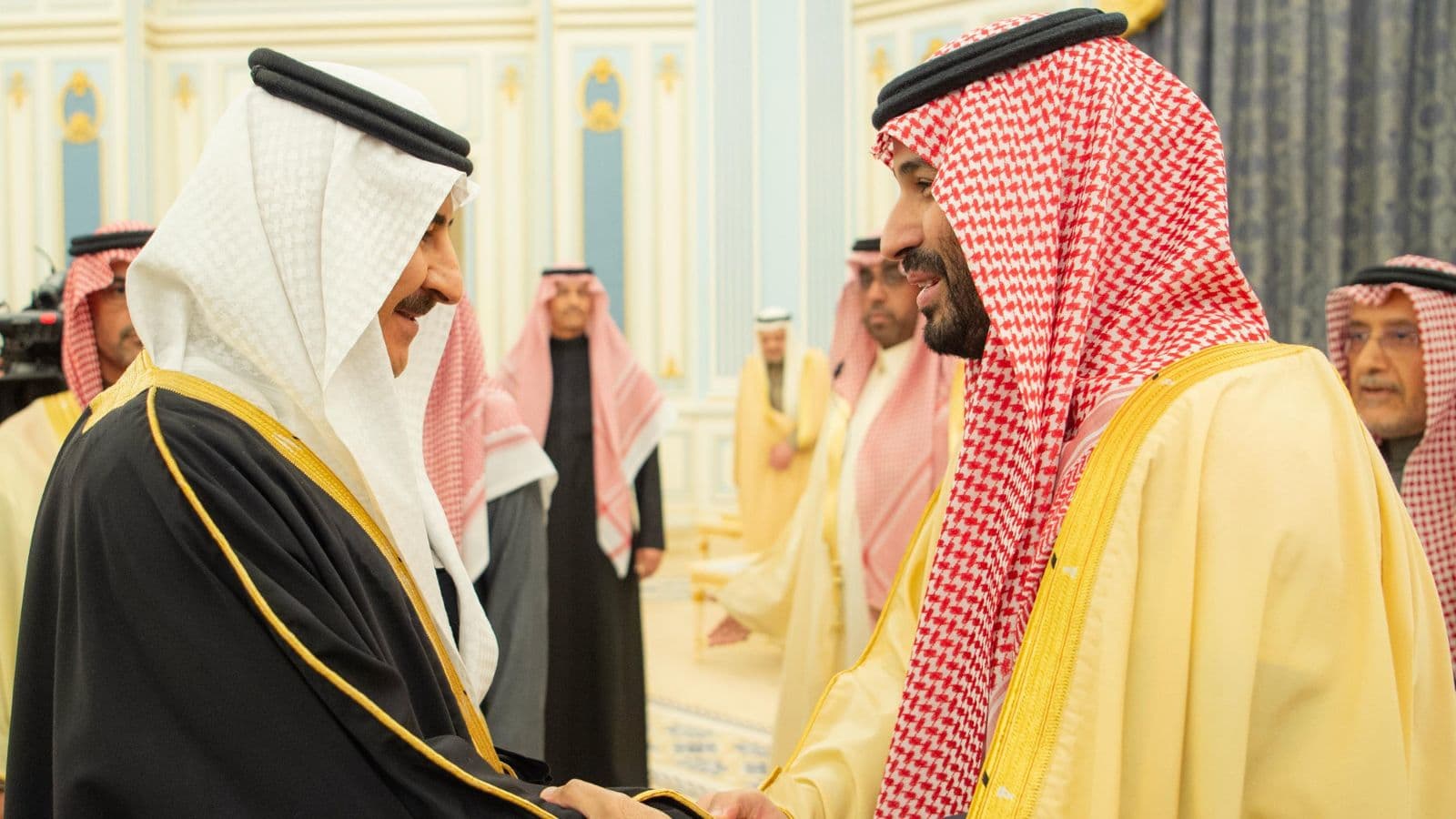 ولي العهد يستقبل مفتي عام المملكة وجمعا من الأمراء والعلماء والوزراء والمواطنين