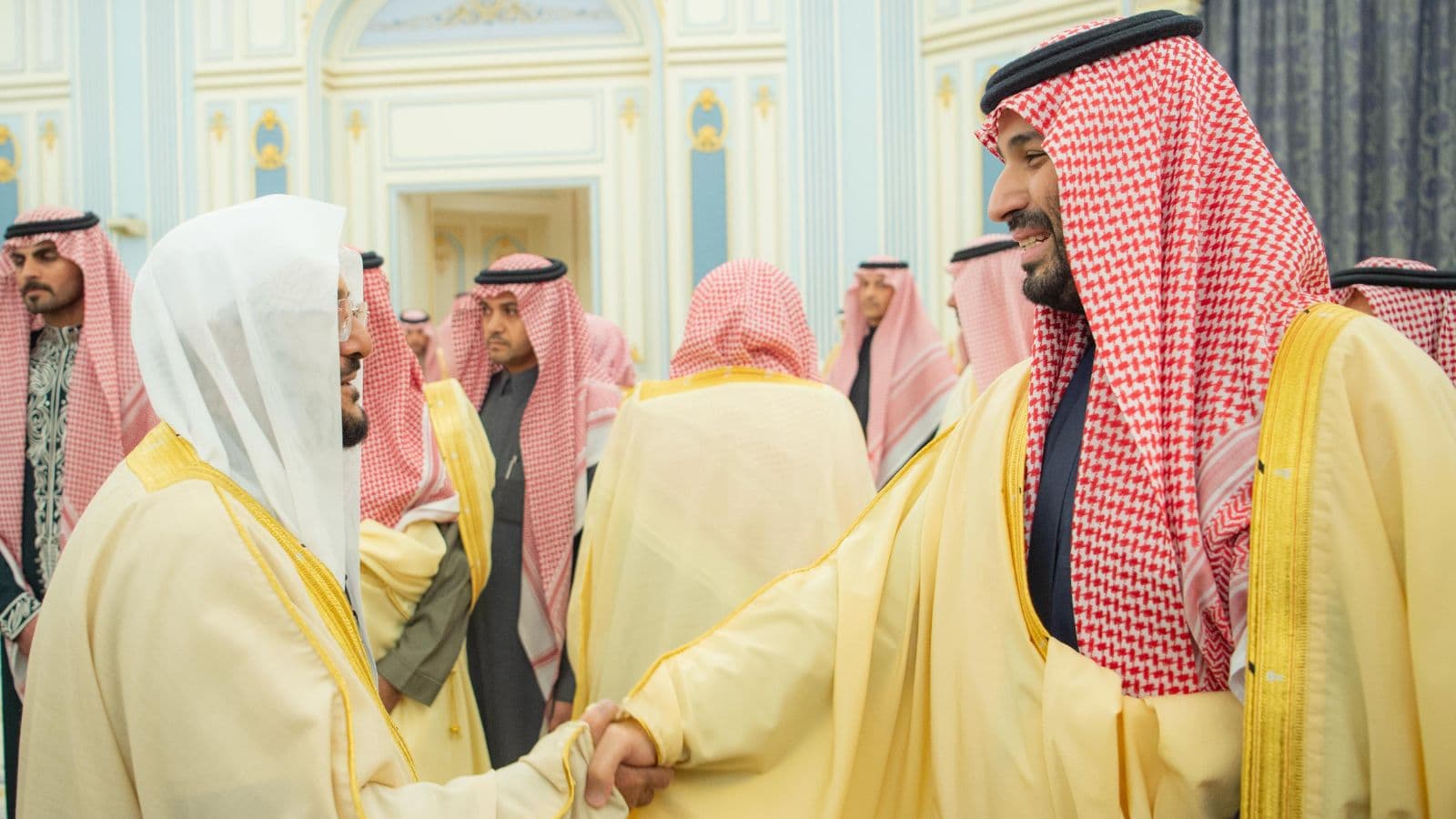 ولي العهد يستقبل مفتي عام المملكة وجمعا من الأمراء والعلماء والوزراء والمواطنين