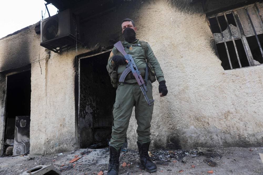 الفرقة الرابعة بقيادة ماهر الأسد .. إمبراطورية نهبت اقتصاد سورية