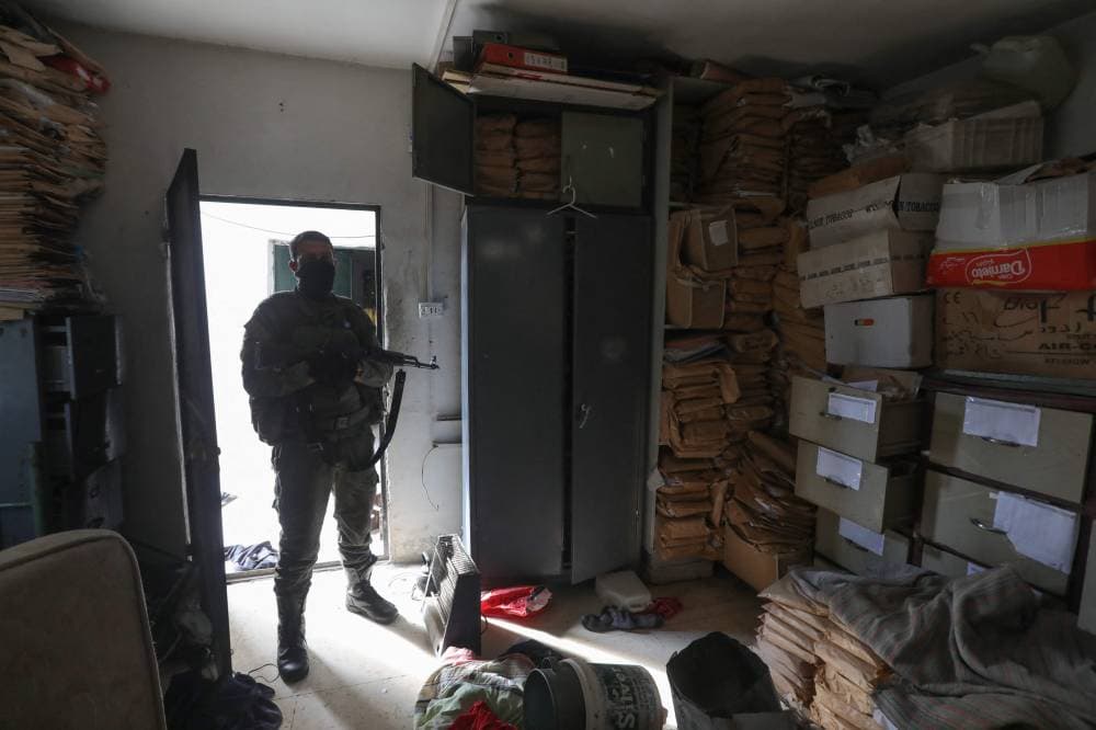 الفرقة الرابعة بقيادة ماهر الأسد .. إمبراطورية نهبت اقتصاد سورية